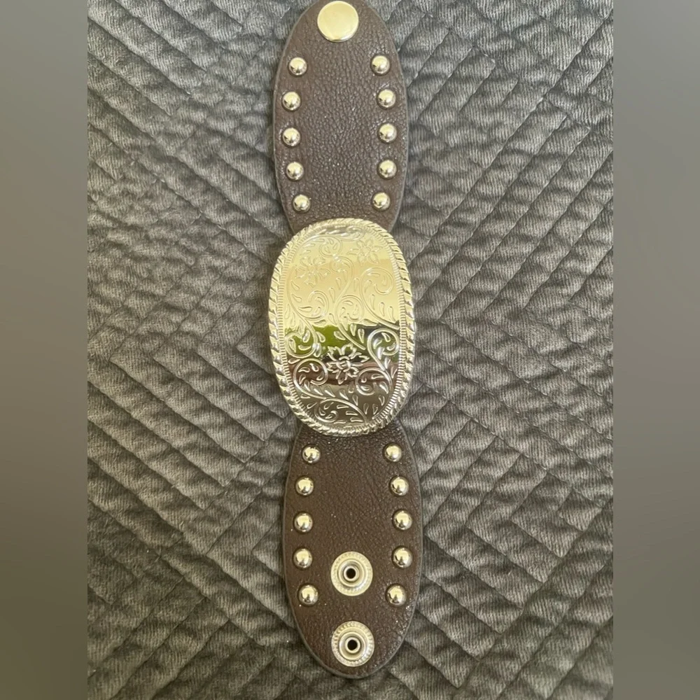 Silver Tone And Leather Bracelet. - Picture 4 of 8